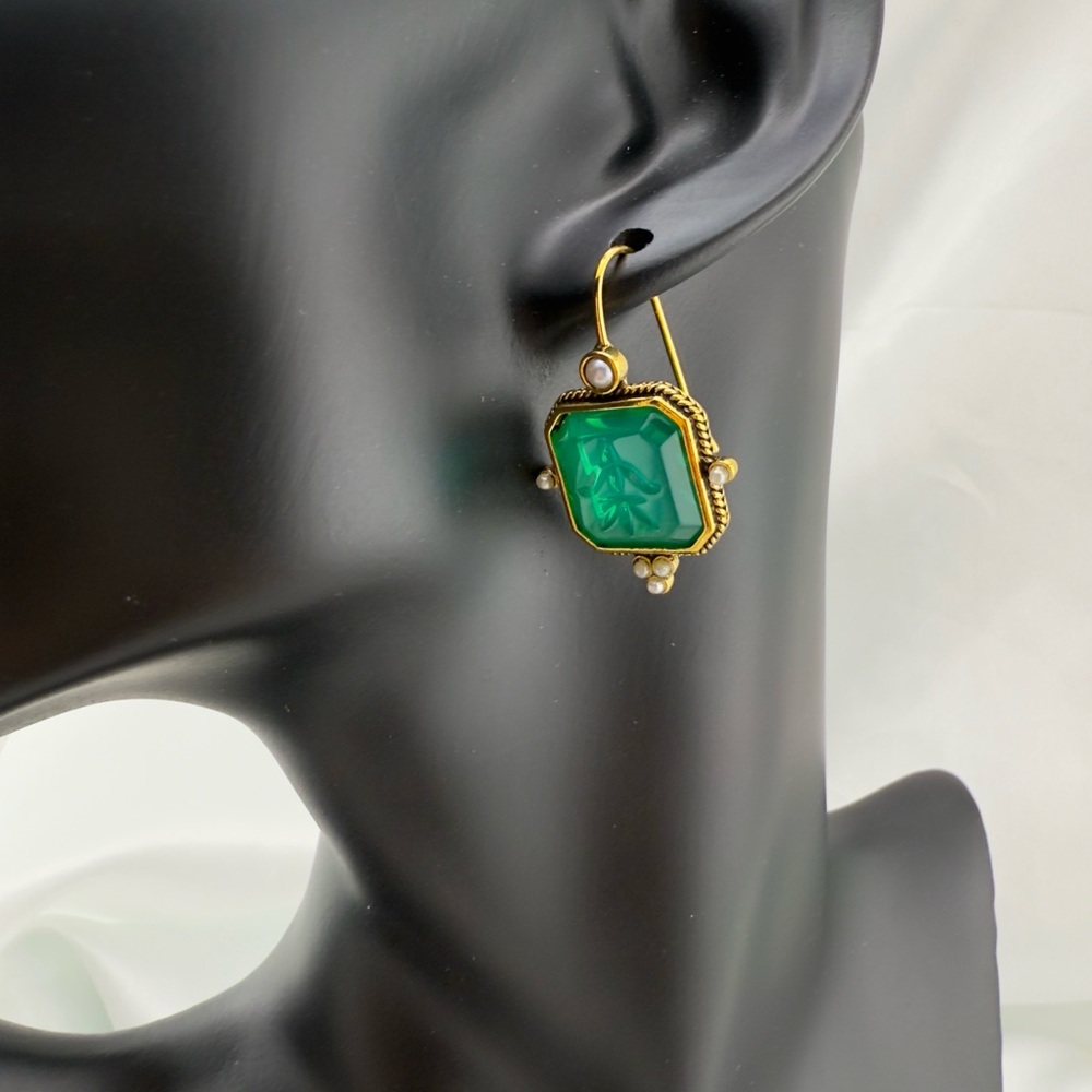 Timeless Green & Gold Drop Earrings – Quiet Luxury Look - Picture 4 of 10